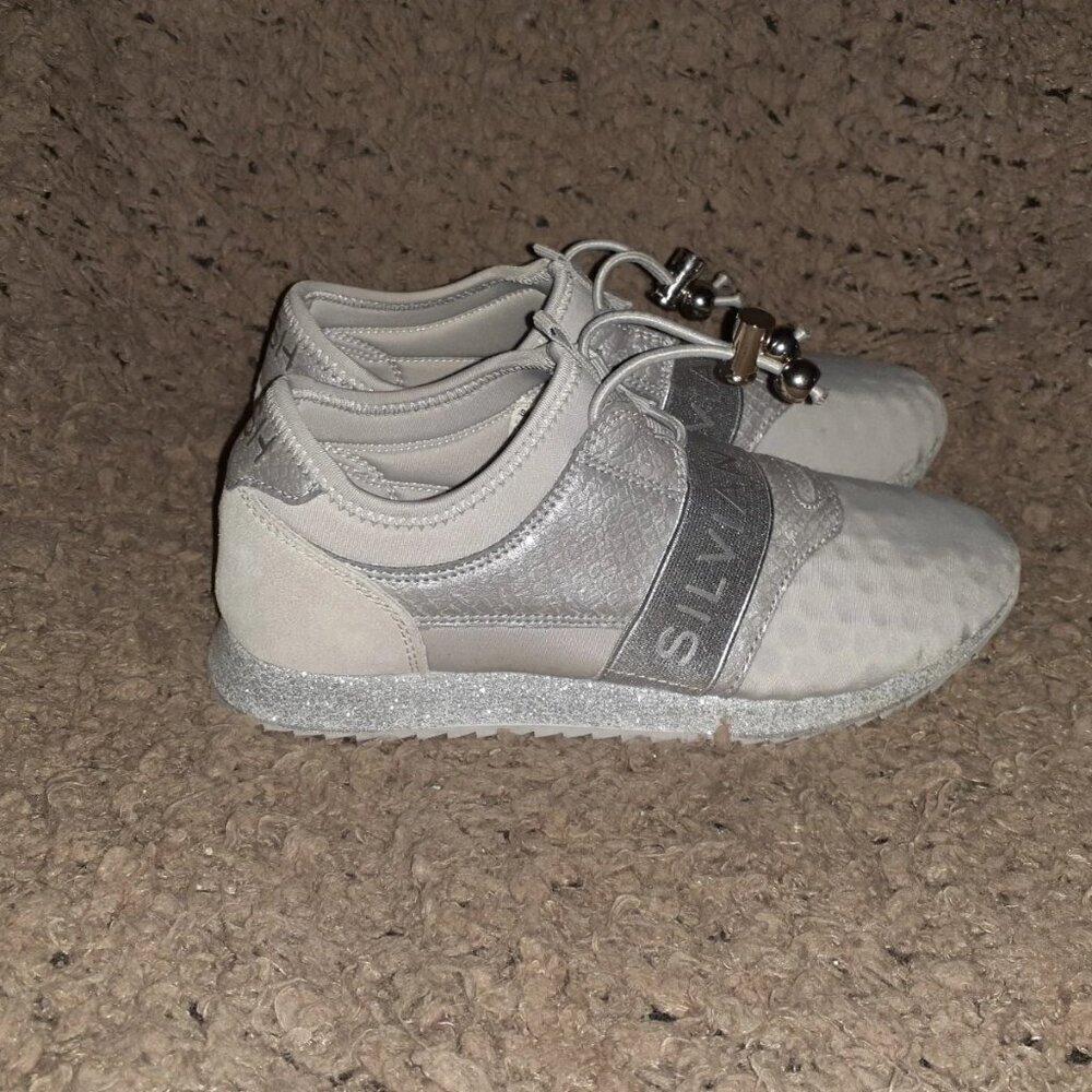 SILVIAN HEACH-Silver/Gray Sneakers-Sparkly-Toggle Fastener-Sz 36-6-Near Mint - Picture 4 of 7